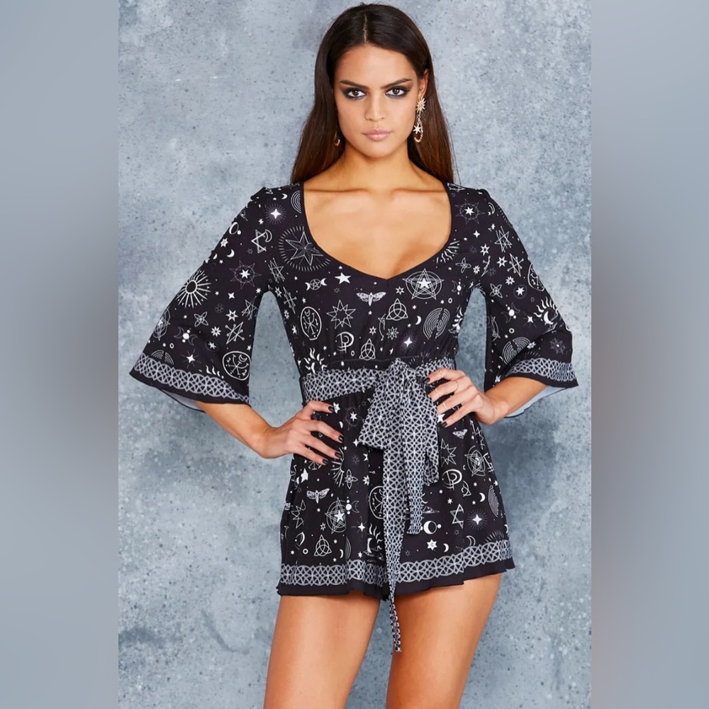 Blackmilk PUT A SPELL ON YOU kimono